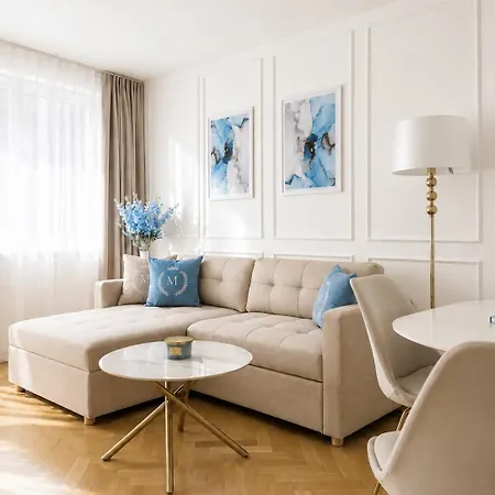 Moniuszki Boutique Center Warschau